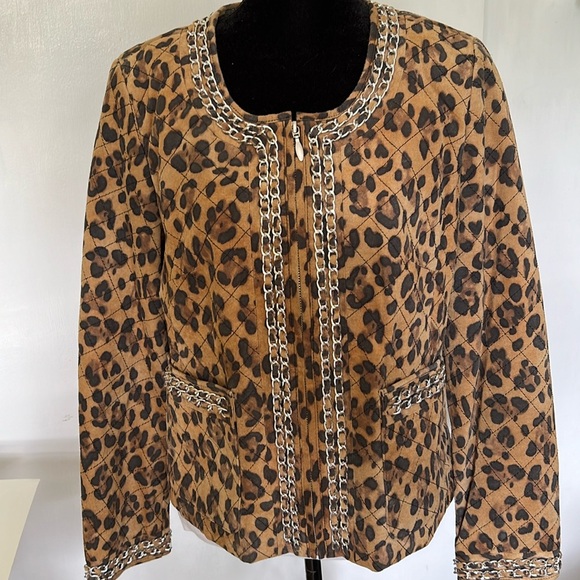 Animal Print Quilted Genuine Leather Jacket with Woven Chain Trim - Picture 6 of 15